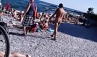 Сьемка на нудистском пляже